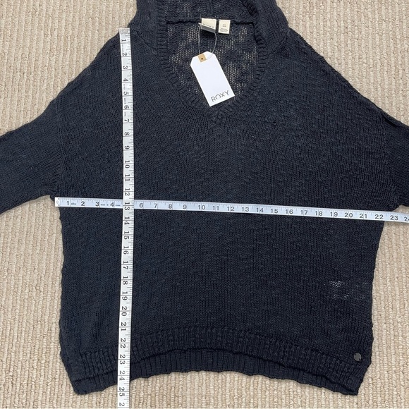 Roxy Black Knit Long Sleeve Hooded Pullover Sweater Size Small Women - Picture 10 of 11